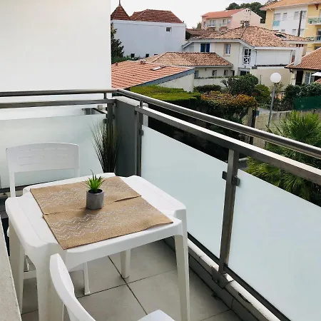 Bel Bord De 4 Pers Centre Αρασόν