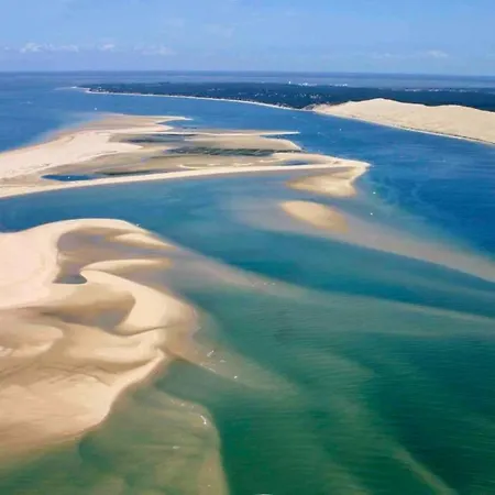 Bel Bord De 4 Pers Centre 阿卡雄